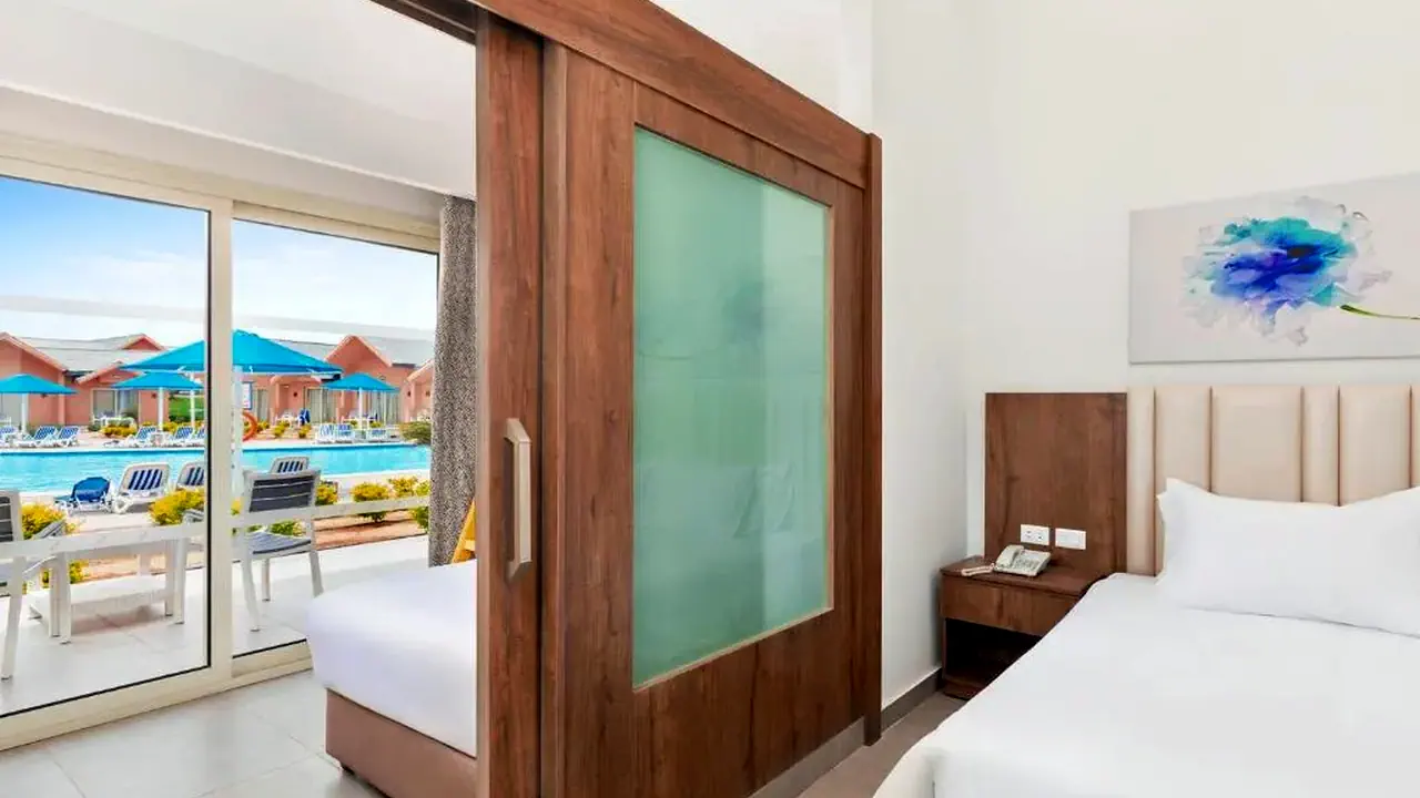 الفندق الباتروس ووتر فالي ريزورت نيفير لاند - الغردقة